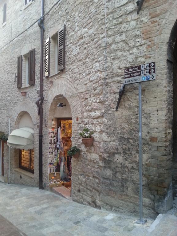 شقة Il Cortile Di San Rufino أسيسي الغرفة الصورة